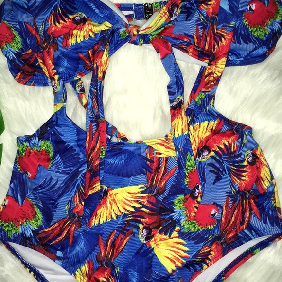 Tropical suspender style high leg swimsuit - Picture 3 of 6